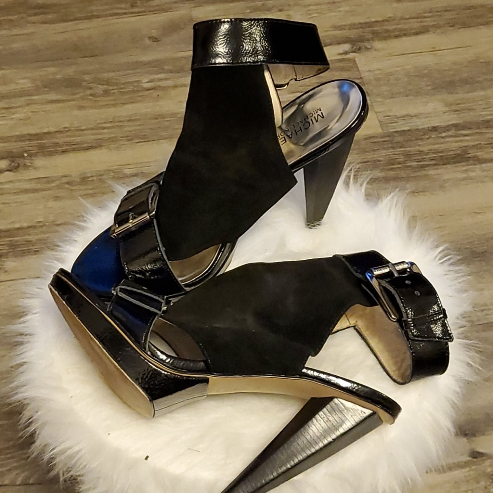 Shoes - Picture 4 of 6